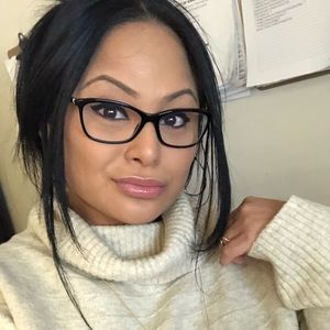 Meet your Posher, Sylvia